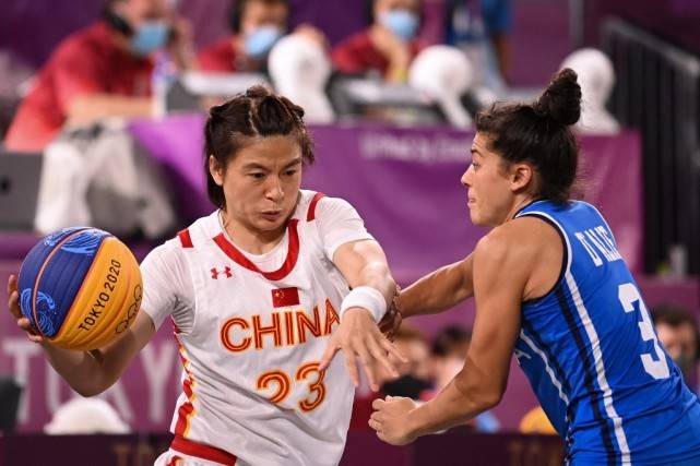 巴萨2比1逆转法兰克福首胜对手（巴萨2比1逆转法兰克福，收获对阵该队首胜）