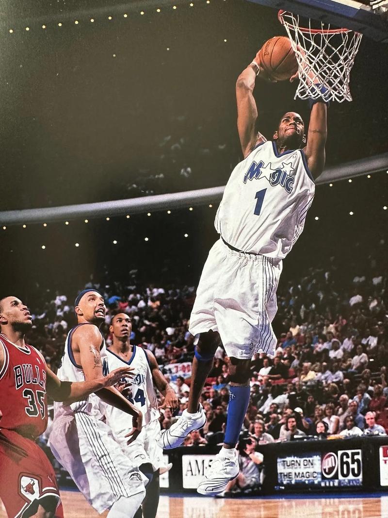 塞萨尔：齐沃为什么要换下博尼和泽林斯基？他俩明明表现最好（塞萨尔质疑齐沃换人决定：为何撤下表现最好的博尼和泽林斯基？）