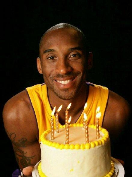 米堡官方：允许主帅爱德华兹与狼队谈判，已与后者达成协议条款（米堡官宣：主帅爱德华兹获准与狼队谈判，双方已就条款达成一致）