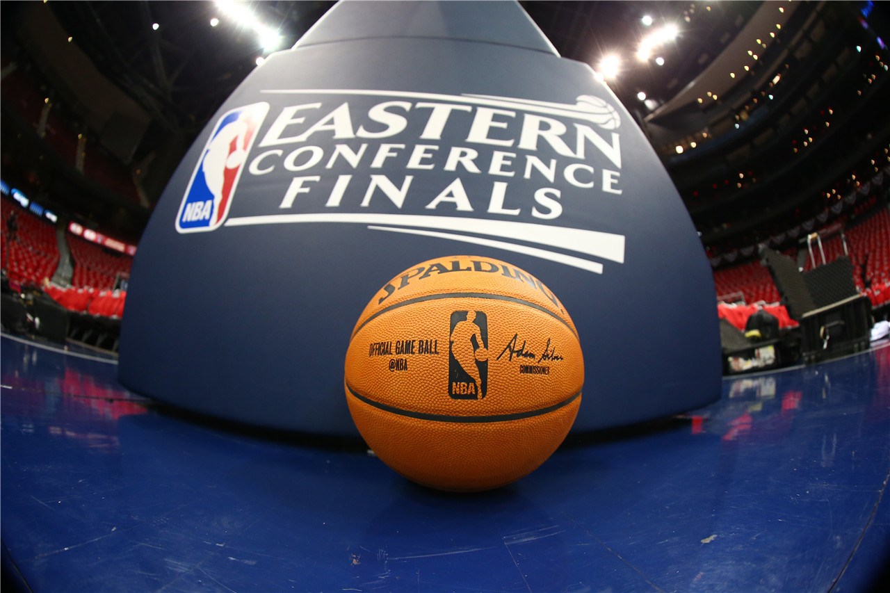 因排名垫底多名球员家人遭死亡威胁，佛罗伦萨官方表示谴责（球队垫底致多名球员家属遭死亡威胁，佛罗伦萨俱乐部发声谴责）